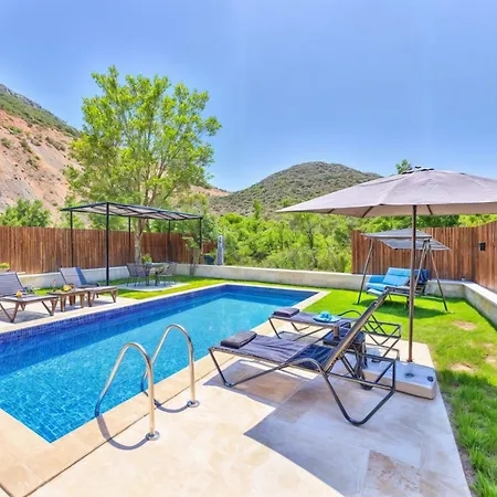 Vila Samas - Doganin Kalbine Kuecuek Bir Kacamak