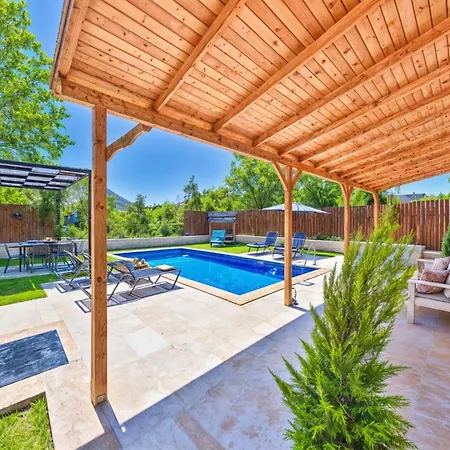 Samas - Doganin Kalbine Kuecuek Bir Kacamak Vila Kaş